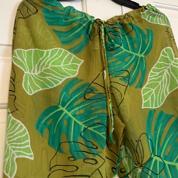 💖La Palapa Tropical Leaf sheer beach coverup. - Picture 3 of 4